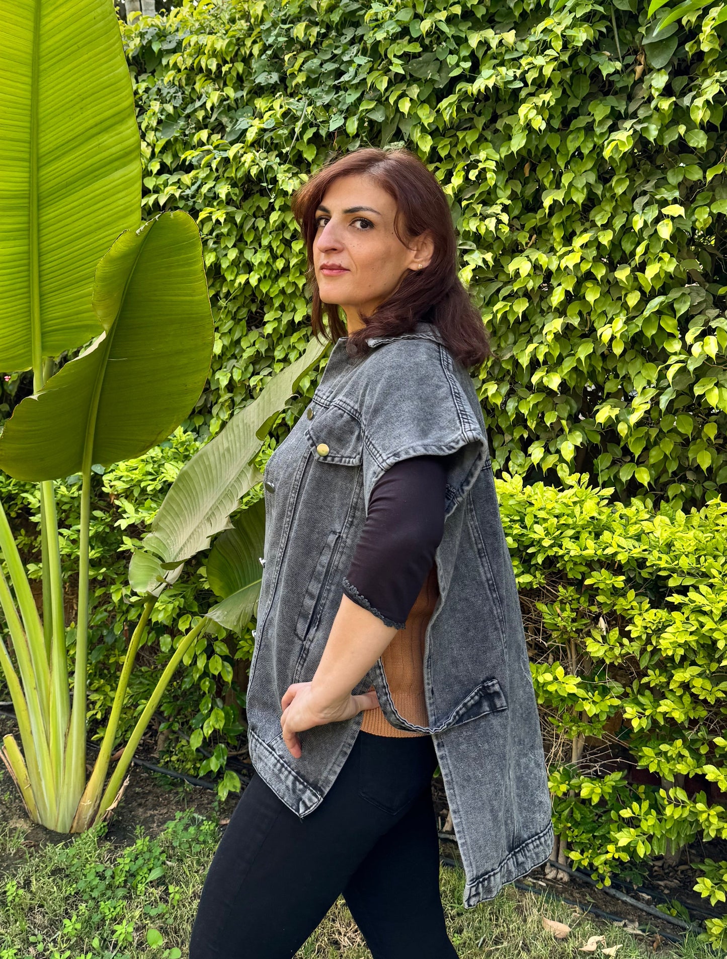 Lucia Vest Open Arms