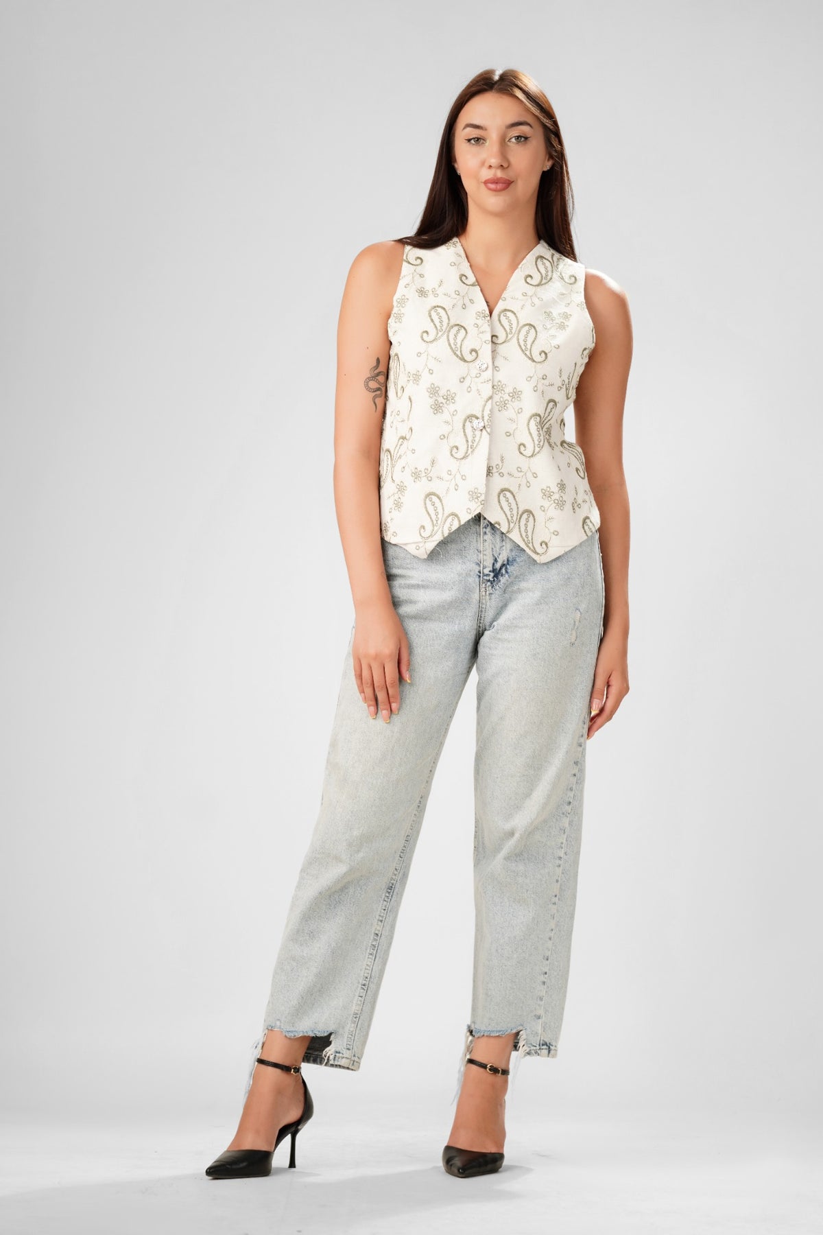 The Vintage Paisley Embroidered Linen Vest