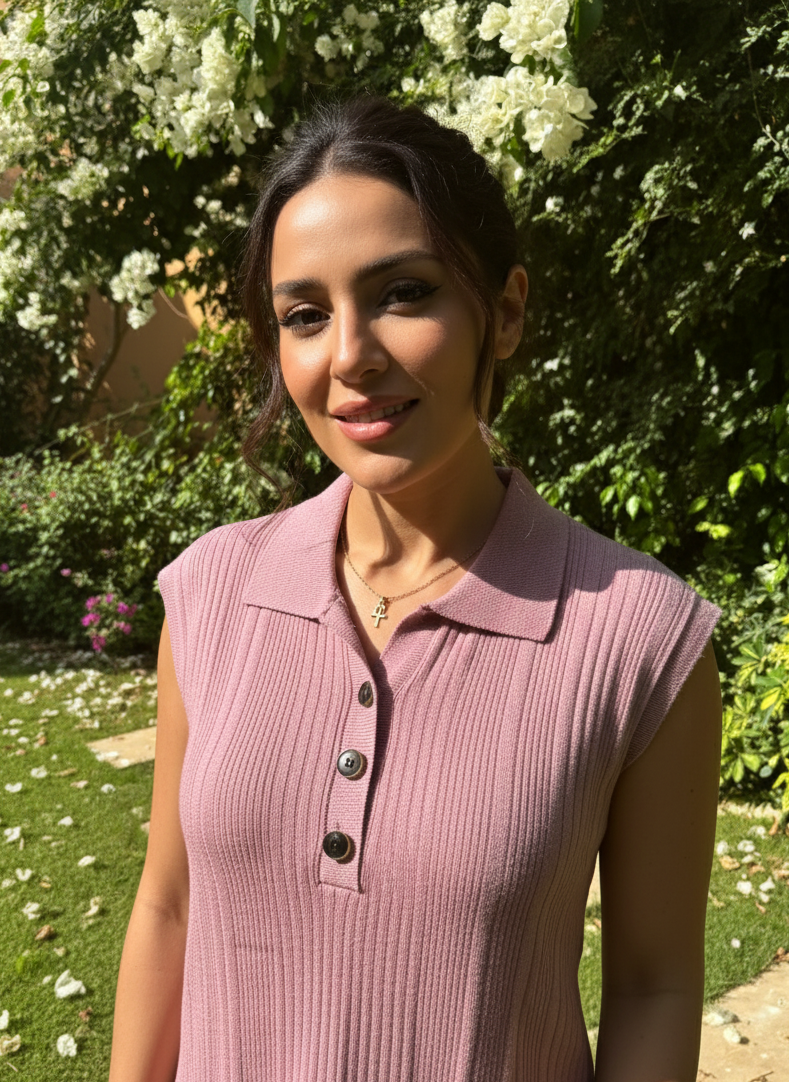 Zee Sleeveless Shirt with metal buttons